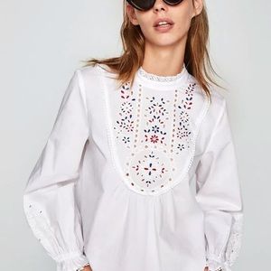 ZARA  WHITE BLOUSE WITH EMBROIDERED 5107/241 S